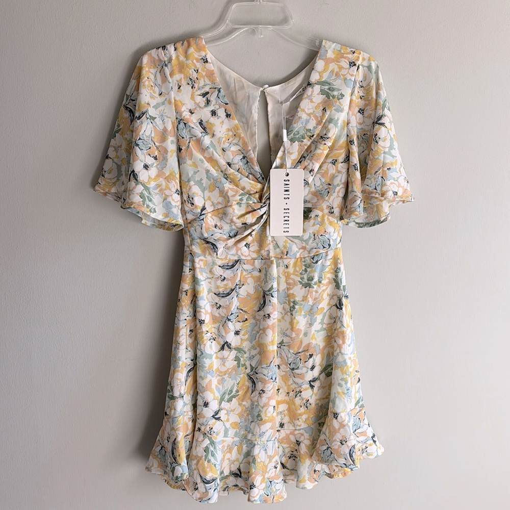 New with tags Saints + Secrets Australia Sammy flutter sleeve floral mini dresss